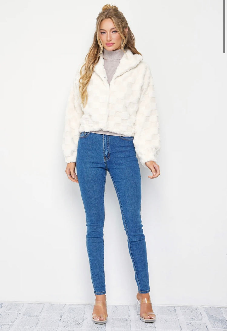 
White faux fur bomber jacket, Women's faux fur jacket, Chic white bomber jacket, Stylish faux fur coat, Women's winter jacket, Fashionable bomber jacket, White faux fur jacket, Elegant faux fur coat, Women's outerwear, Luxury faux fur jacket, Trending Women’s Bomber Jacket, Easy Clothes US
